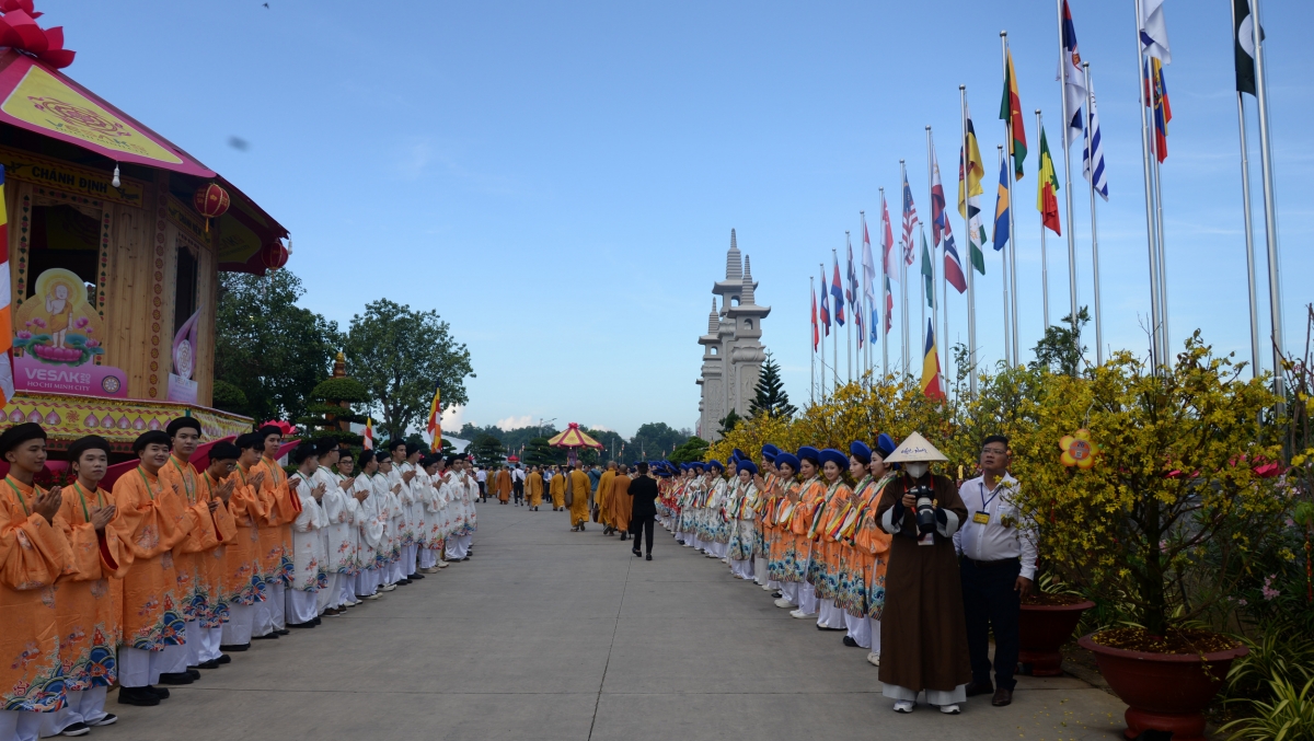 Vesak 2025 đang diễn ra với nhiều hoạt động ý nghĩa