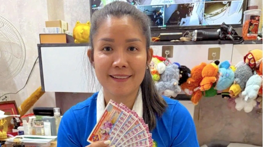 Một chủ đại lý vé số ở Tây Ninh nhiều lần đổi thưởng độc đắc từ đầu năm đến nay - Ảnh: NVCC