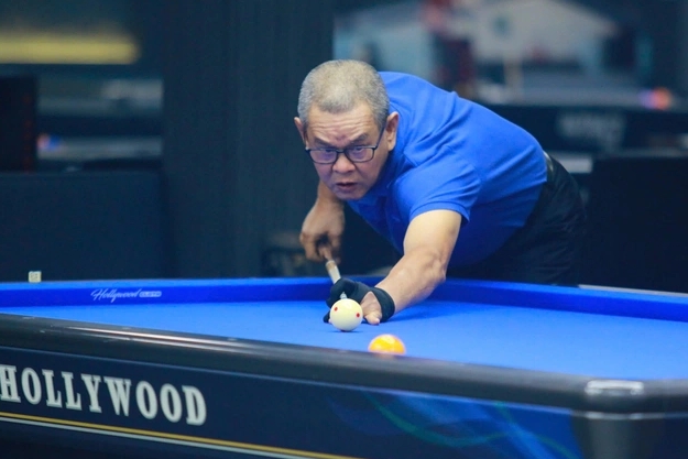 Billiards veteran Ly The Vinh also competes at the World Cup Three-Cushion Carom Billiards tournament in HCM City (Photo: Internet)