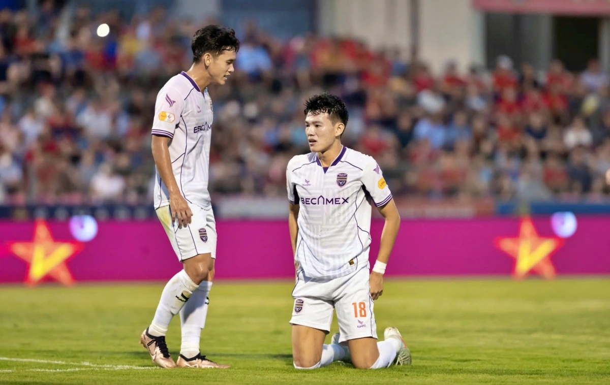 CLB Bình Dương đã trải qua 6 trận liên tiếp không biết nếm mùi chiến thắng tại V-League. (Ảnh VPF)