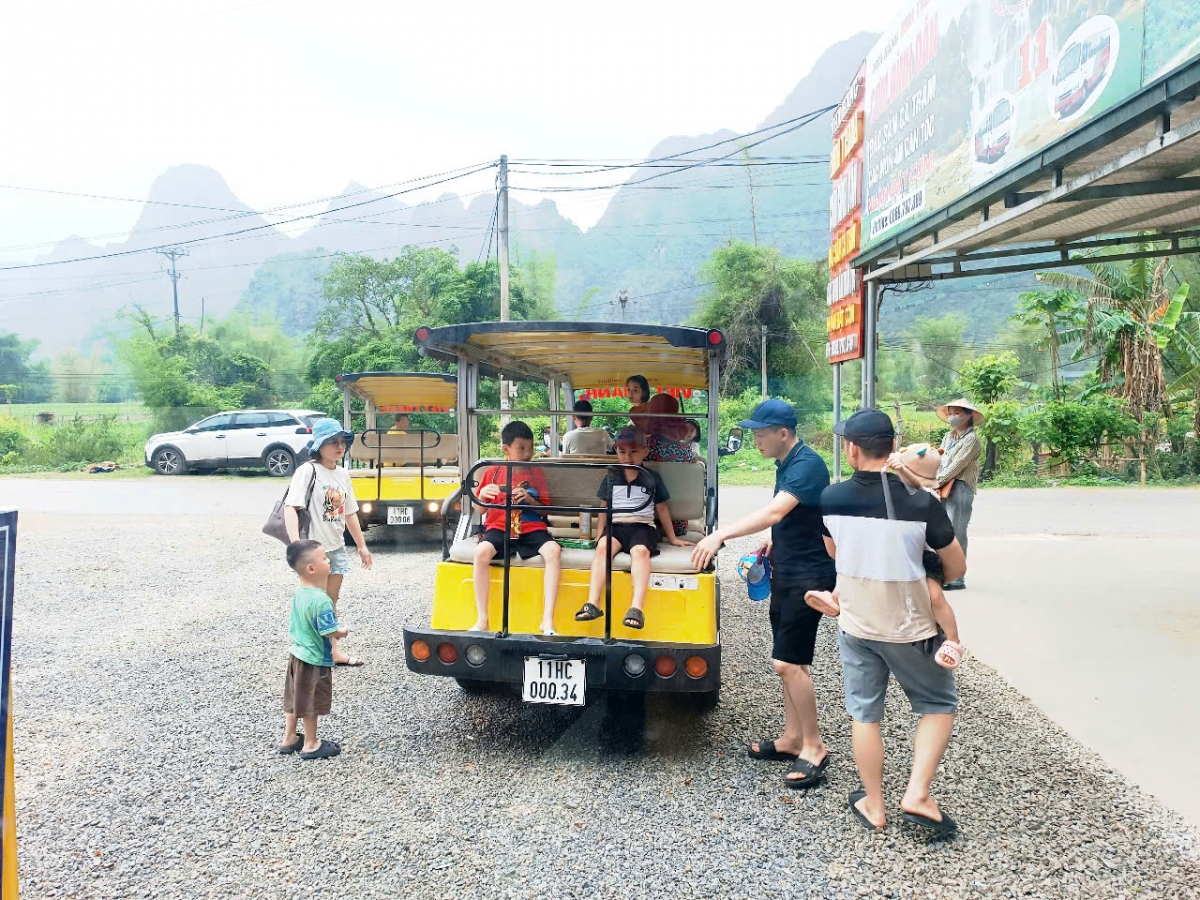 Sử dụng xe điện để đưa đón du khách phù hợp với xu hướng tại nhiều khu, điểm du lịch trong nước và trên thế giới