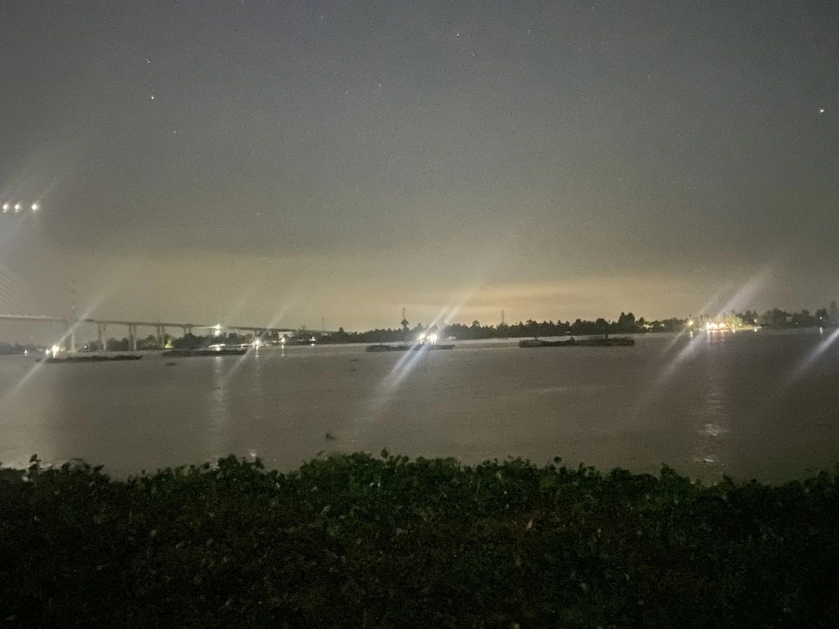Người dân địa phương rất bức xúc tình trạng này xảy ra gần 2 tháng qua nhưng chưa được ngăn chặn triệt để