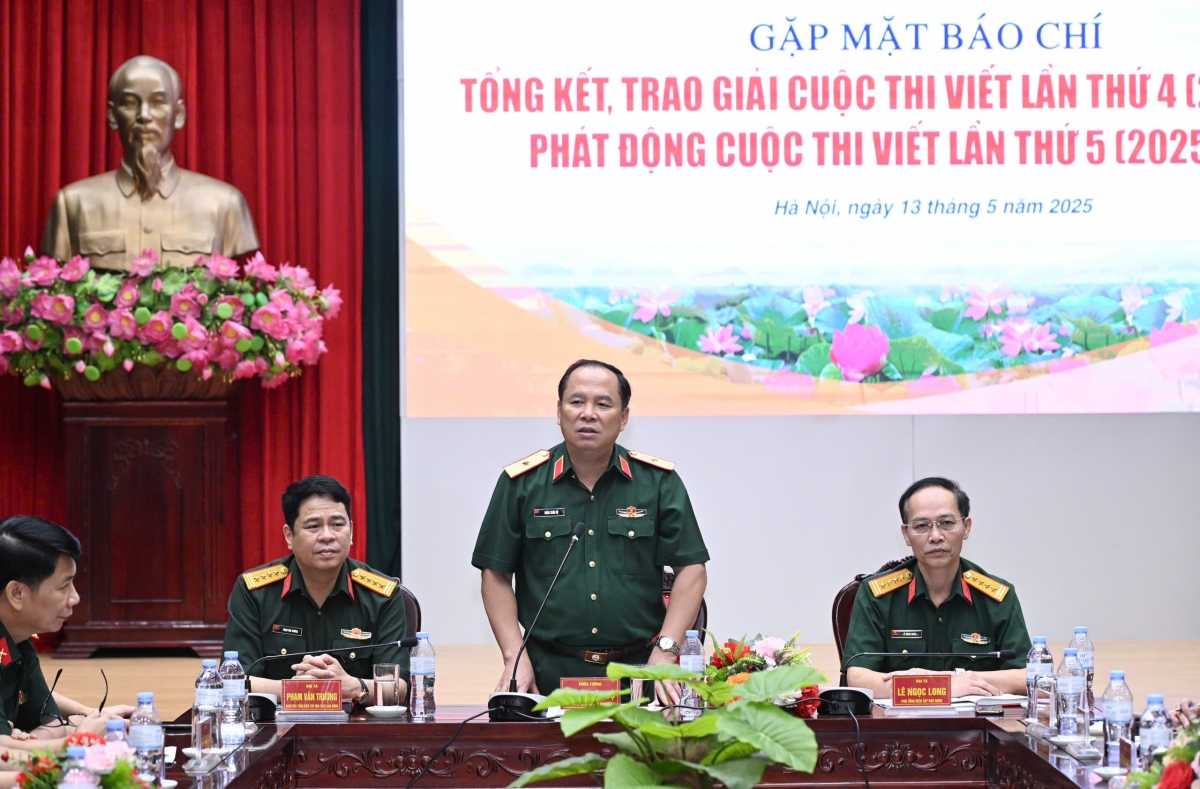 Thiếu tướng Đoàn Xuân Bộ - Tổng Biên tập Báo Quân đội Nhân dân phát biểu tại buổi tổng kết, trao giải cuộc thi “Bảo vệ nền tảng tư tưởng của Đảng trong tình hình mới” lần thứ 4 (2024-2025).