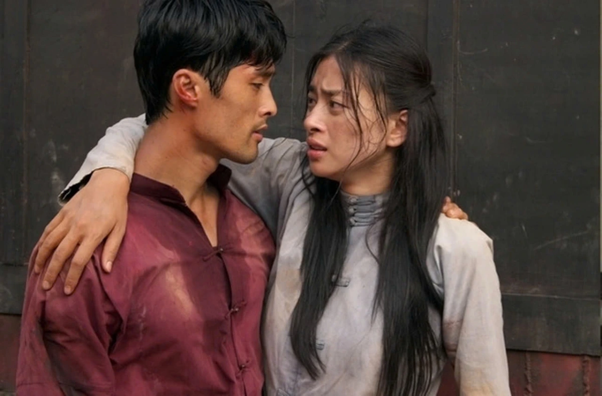 Ngô Thanh Vân và Johnny Trí Nguyễn trong phim "Dòng máu anh hùng"