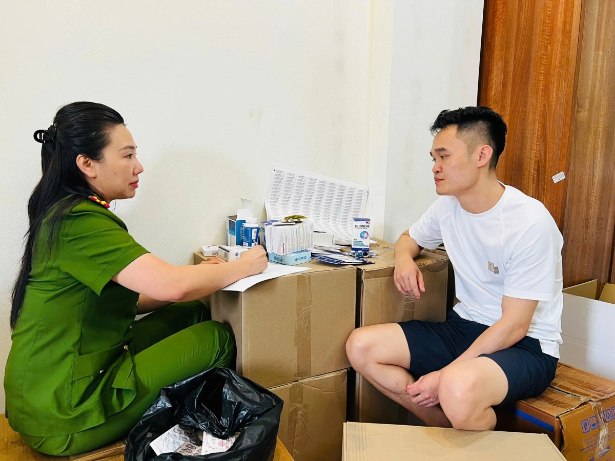 Đối tượng Phạm Ngọc Tiến và vợ là Đoàn Thị Nguyệt (cùng sinh năm 1988, địa chỉ: Số 1, Liền kề 11, Khu đô thị Xa La, phường Phúc La, quận Hà Đông, Hà Nội) cầm đầu.