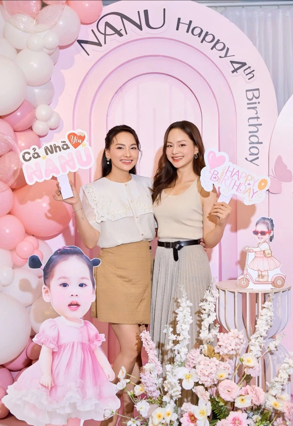 Bảo Thanh, Lan Phương được nhận xét trông như chị em ruột khi đọ sắc trong tiệc sinh nhật của bé Nanu, con gái diễn viên phim “Về nhà đi con”. Hai diễn viên trở nên thân thiết khi cùng đóng phim cho VFC, thường xuyên xuất hiện trong các chương trình của nhà đài.