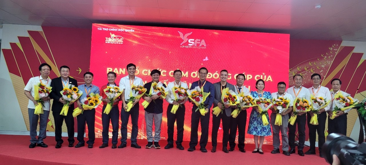 Các hội viên mới của Hiệp hội yến sào Việt Nam ra mắt tại hội nghị