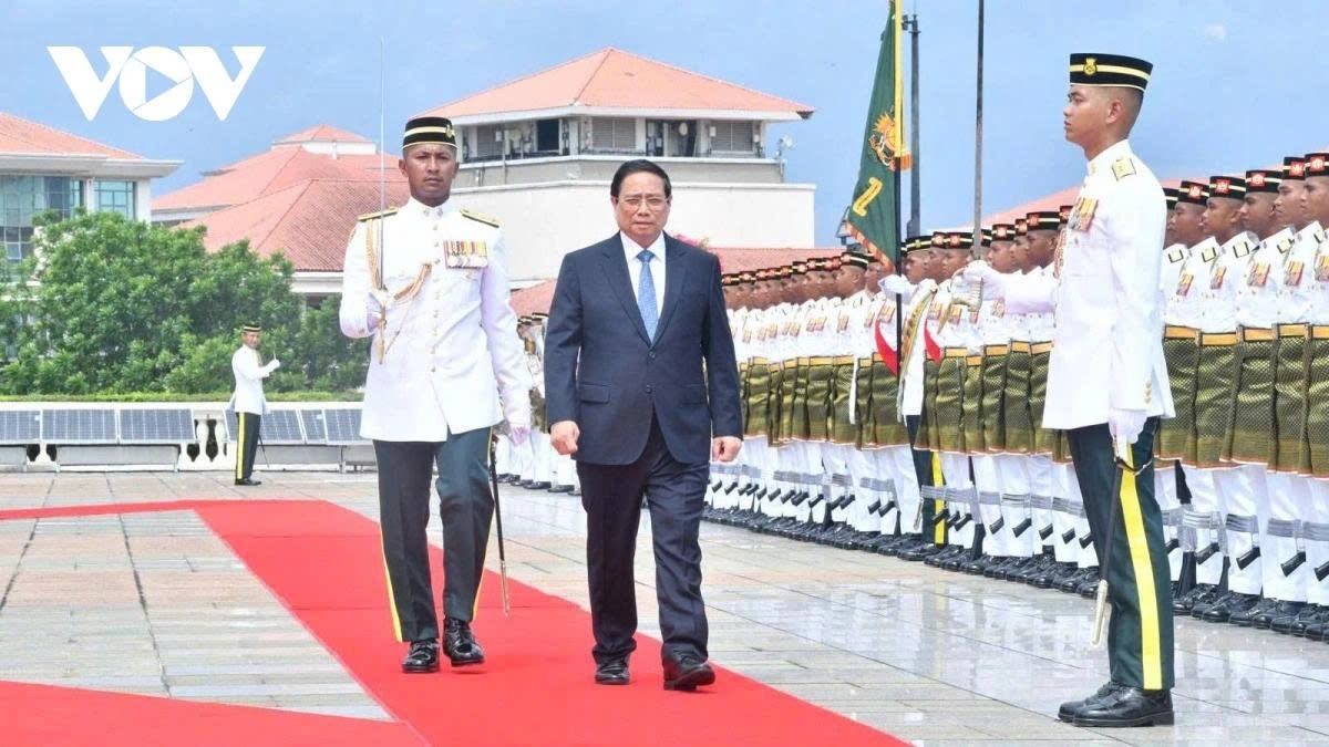 Thủ tướng Phạm Minh Chính duyệt đội danh dự