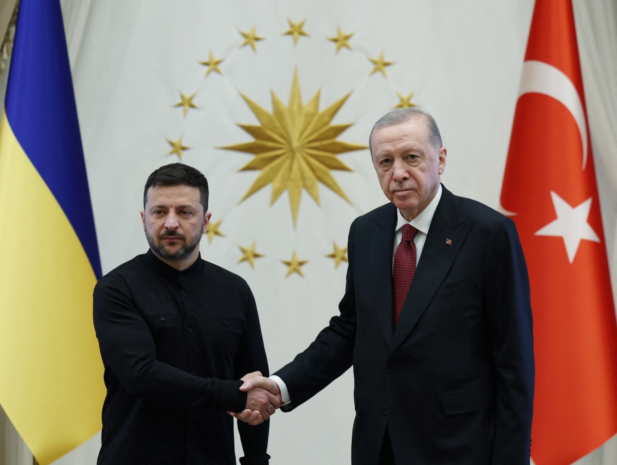 Tổng thống Ukraine Volodymyr Zelensky và Tổng thống Thổ Nhĩ Kỳ Tayyip Erdogan. Ảnh: Reuters.