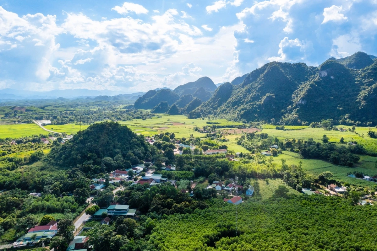 Bản Phảy. Thái Minh, xã Tiên Kỳ, huyện Tân Kỳ, (Nghệ An).