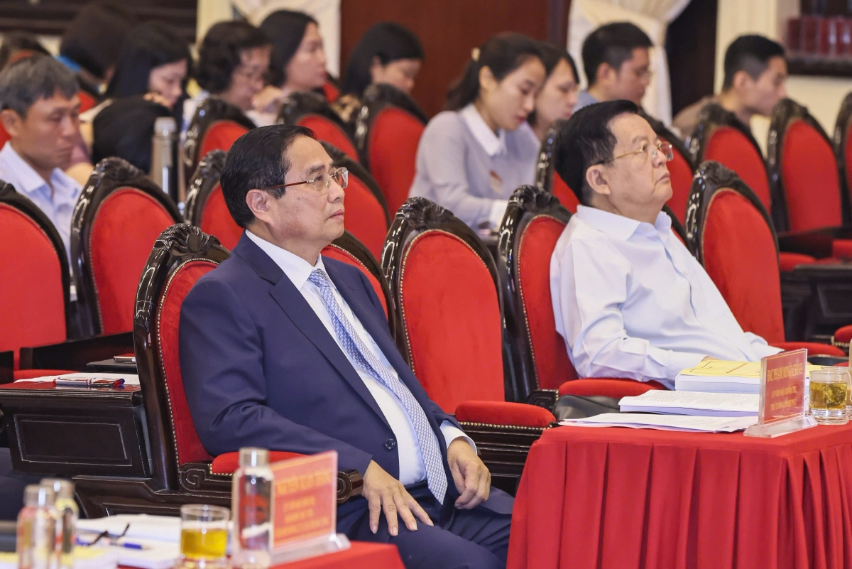 Thủ tướng Phạm Minh Chính dự và chỉ đạo hội nghị. Ảnh: Quang Vinh
