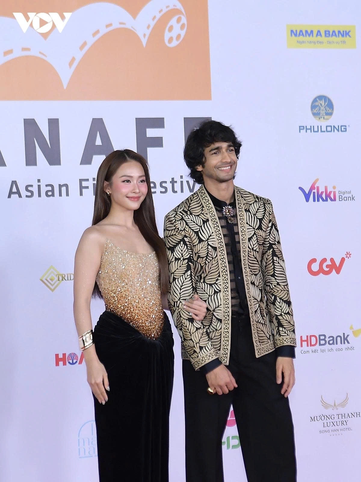 Actress Kha Ngan shines next to Indian actor Shantanu Maheshwari, her co-star in Love in Vietnam – a cross-cultural cinematic collaboration between India and Vietnam.