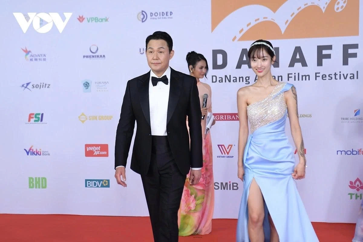 Born in 1973, Park began his acting career in 1997 with the film No. 3. With nearly three decades in the Korean entertainment industry, he is celebrated for his consistency and versatility in portraying a wide range of roles.