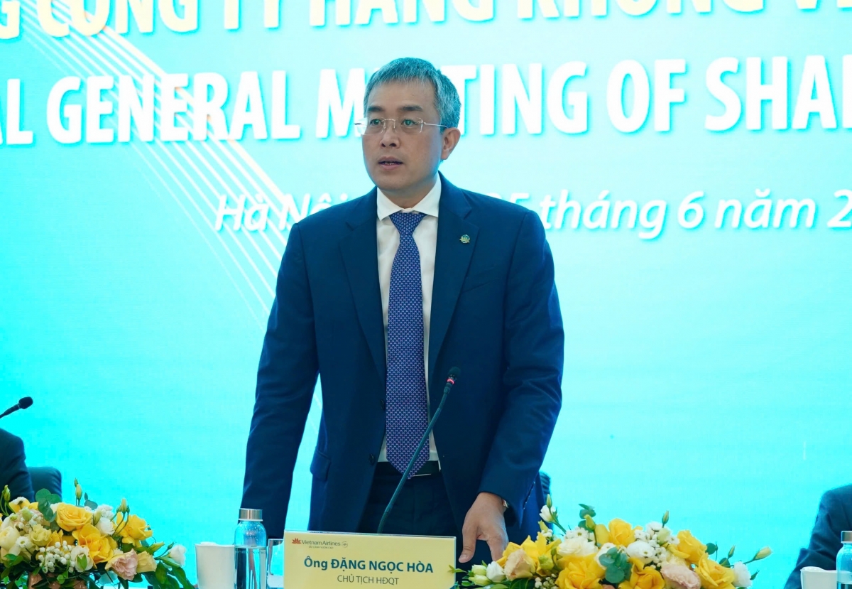 Ông Đặng Ngọc Hòa Chủ tịch HĐQT Vietnam Airlines cho biết, doanh thu hợp nhất đạt 112.776 tỷ đồng và lợi nhuận sau thuế hợp nhất đạt 7.958 tỷ đồng.