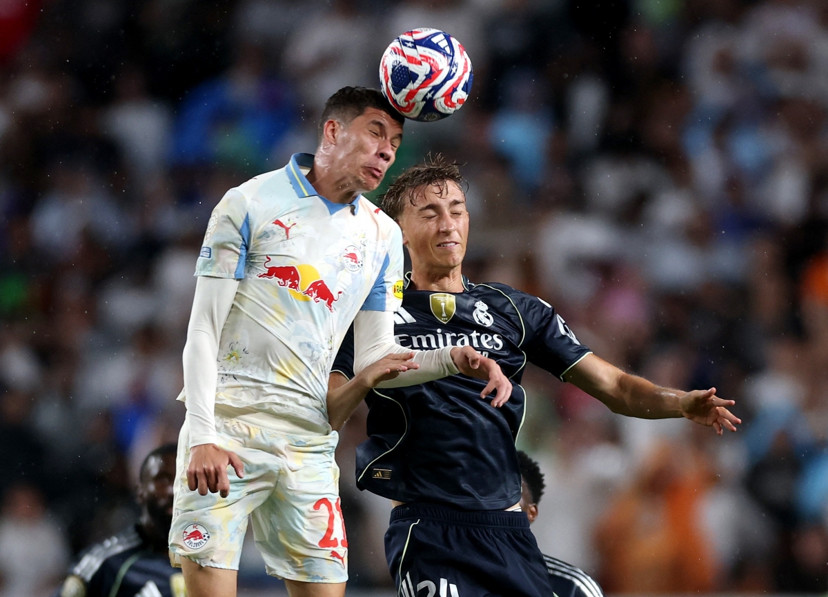 Real Madrid vẫn chưa thể ghi bàn vào lưới Salzburg (Ảnh: Reuters).