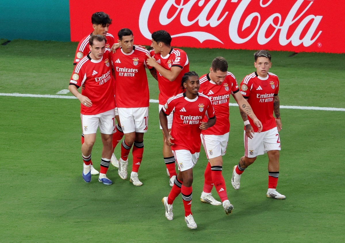 Niềm vui của các cầu thủ Benfica (Ảnh: Reuters)