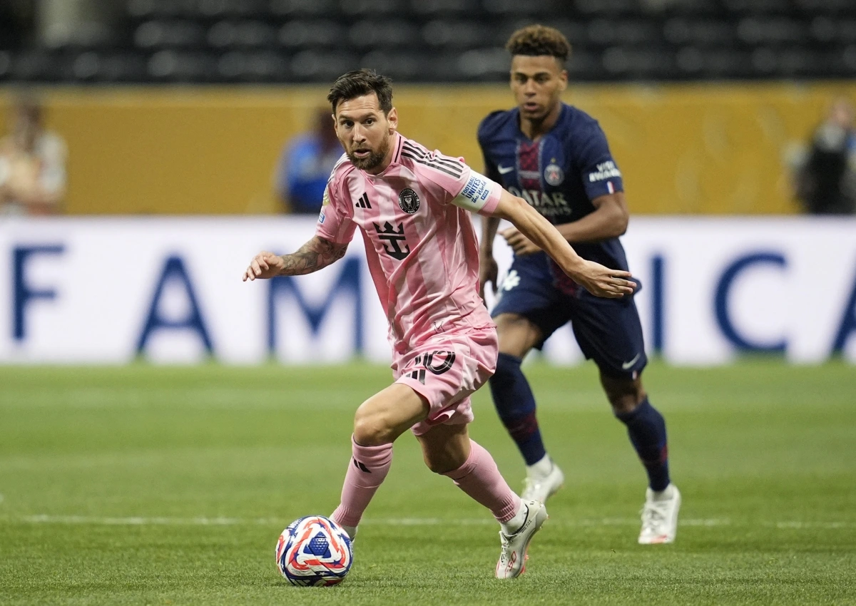 Messi đang thi đấu rất nỗ lực (Ảnh: Reuters).