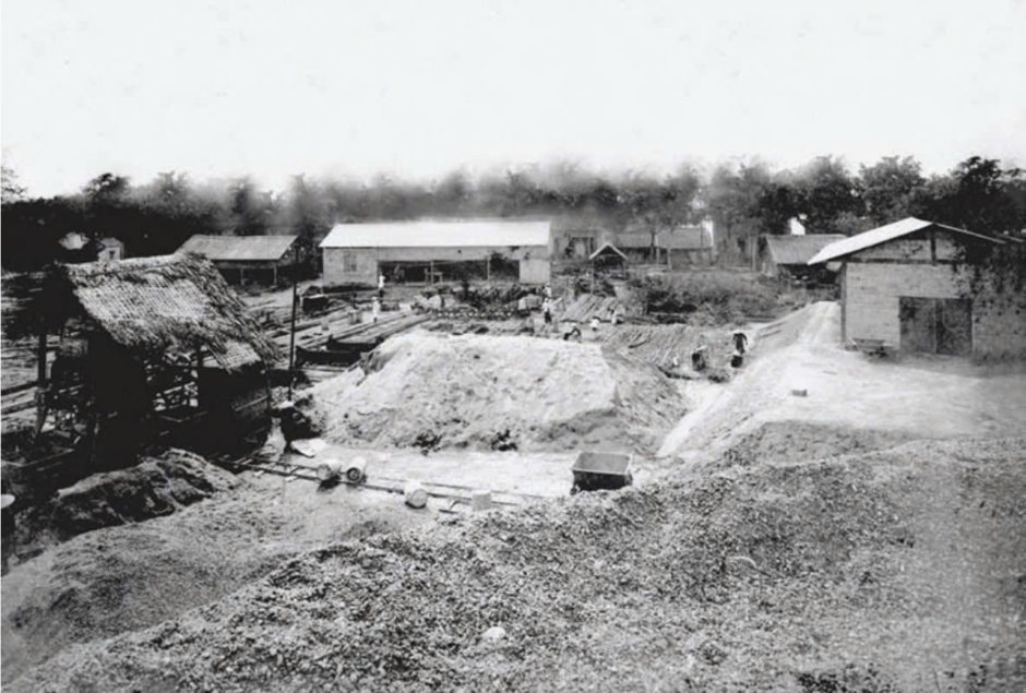 Công trường xây dựng Nhà máy Đèn Bờ Hồ năm 1892