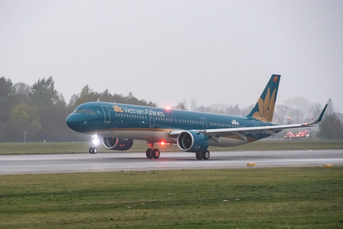 Vietnam Airlines phải điều chỉnh lịch khai thác trong hai ngày 11-12/6 do ảnh hưởng của bão số 1.