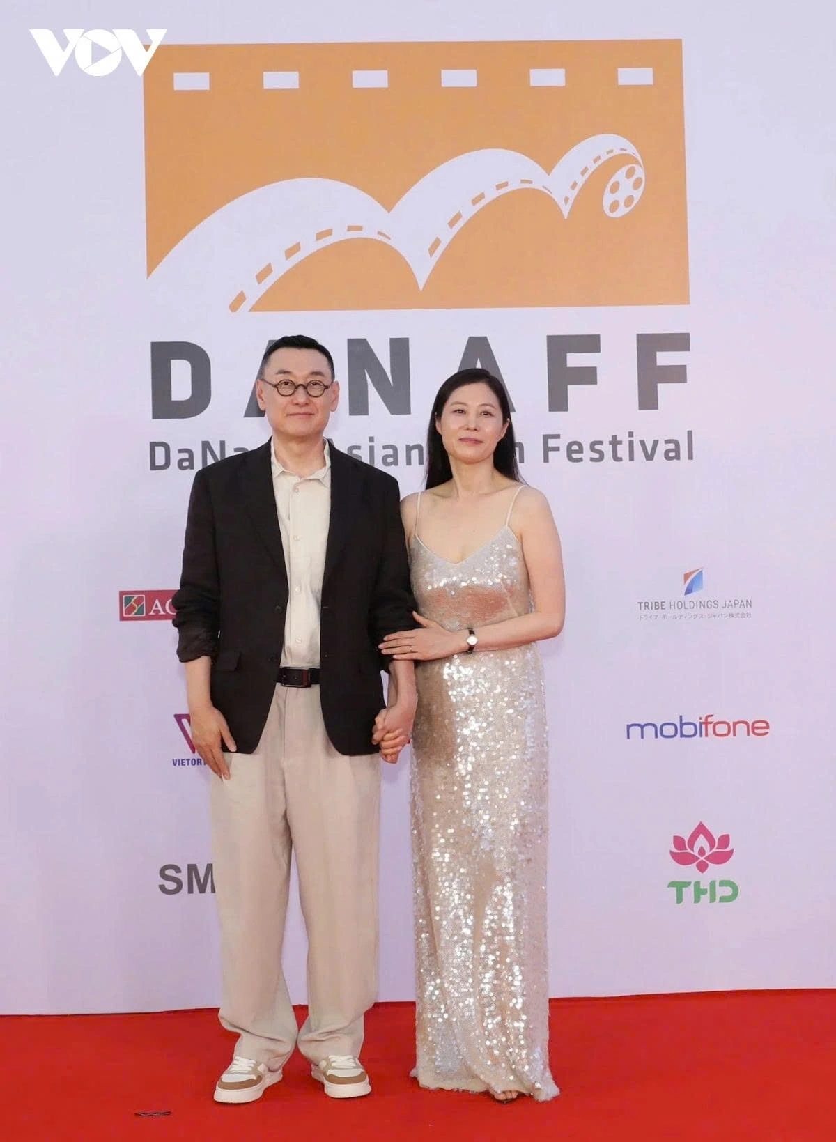 Also in attendance are actress Moon So Ri and her husband, director Jang Joon Hwan, who serves as the head of the Asian Films Jury at DANAFF III. The couple warmly greet fans and express their excitement about the films in competition.