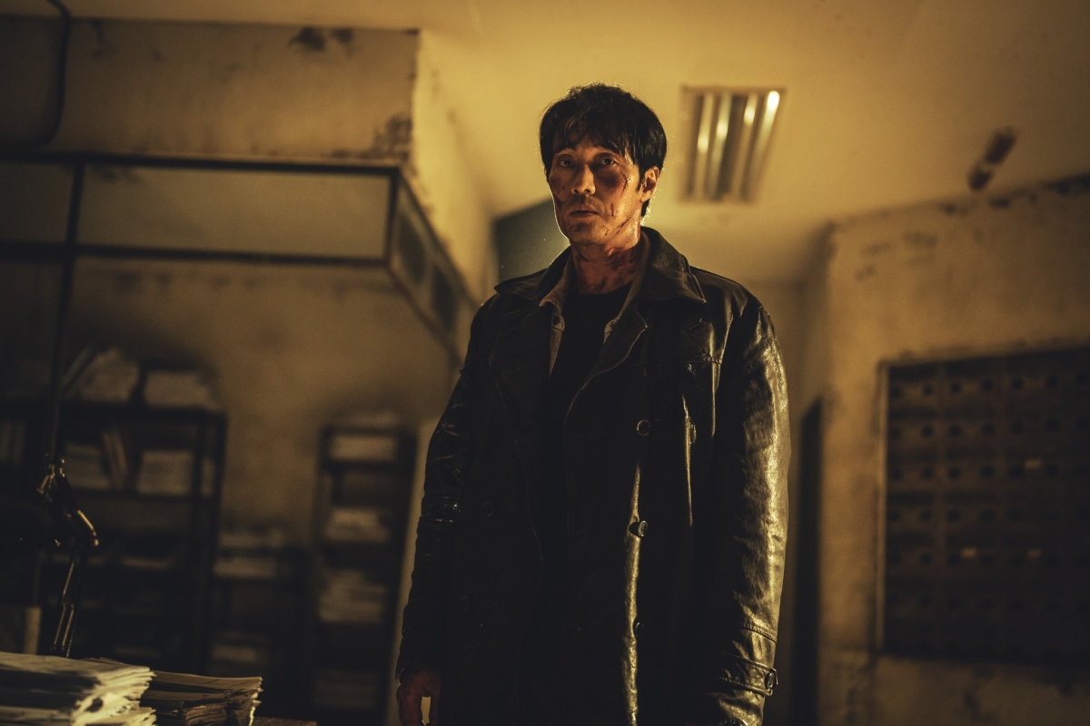 So Ji-sub tái xuất với thể loại Noir trong “Mercy for None”. (Ảnh: Netflix)