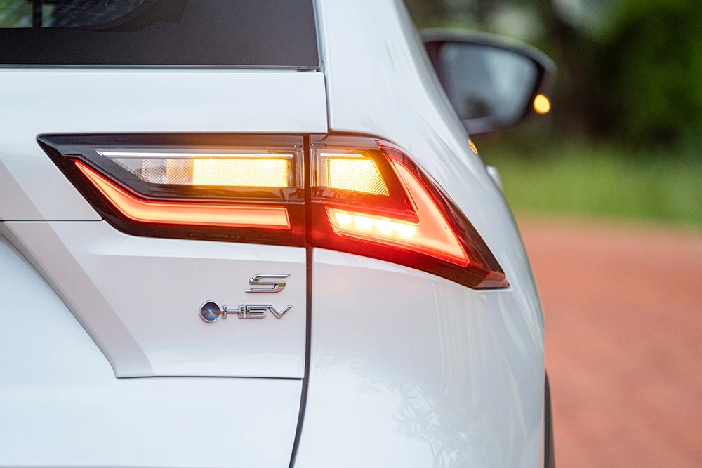 Yaris Cross là mẫu xe đầu tiên trong phân khúc sở hữu công nghệ full-hybrid.