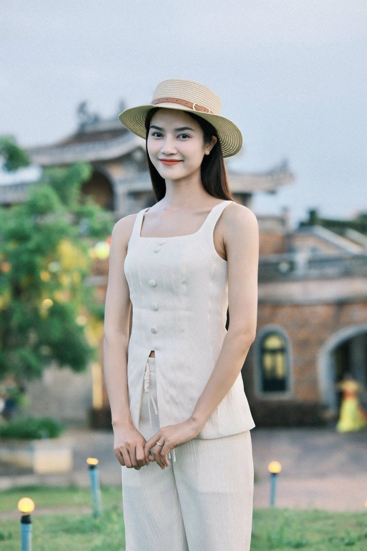 “Càng đi mình càng thấy yêu đất nước và con người Việt Nam. Việt Nam đẹp thật”, Anh Đào hào hứng trong chuyến du lịch.