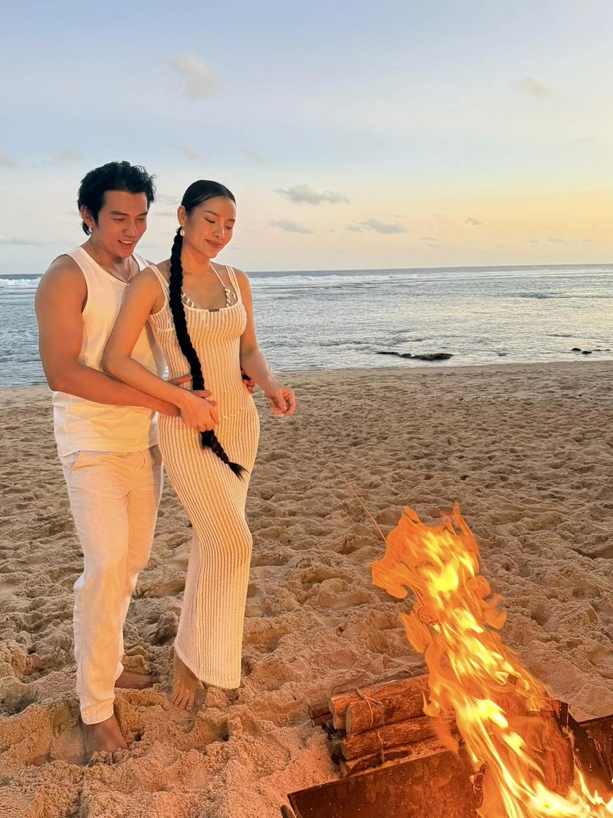 Phương Trinh Jolie và ông xã Lý Bình tình tứ trong chuyến tuần trăng mật muộn.