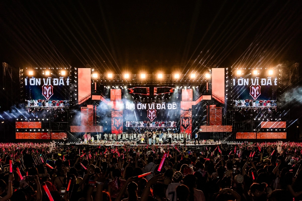 Trước đó, ban tổ chức chương trình “Anh trai vượt ngàn chông gai” chính thức thông báo chuỗi concert kéo dài suốt 2 mùa hè sẽ dừng lại ở đêm thứ 8, diễn ra tại TP.HCM vào ngày 7/9.