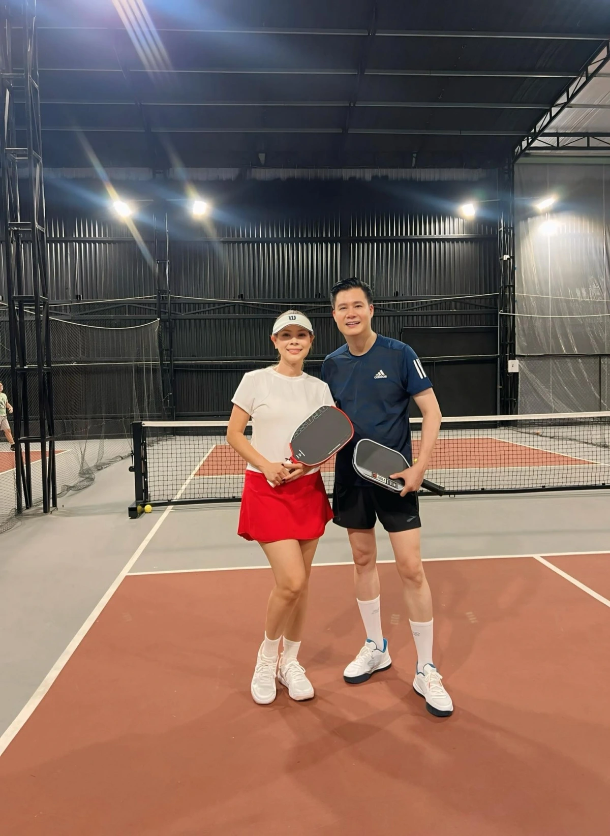 Thanh Thảo và Quang Dũng đi chơi pickleball. Nữ ca sĩ bày tỏ: “Một chút năng lượng tích cực cho ngày mới, tuần mới, tháng mới, niềm vui phơi phới”.