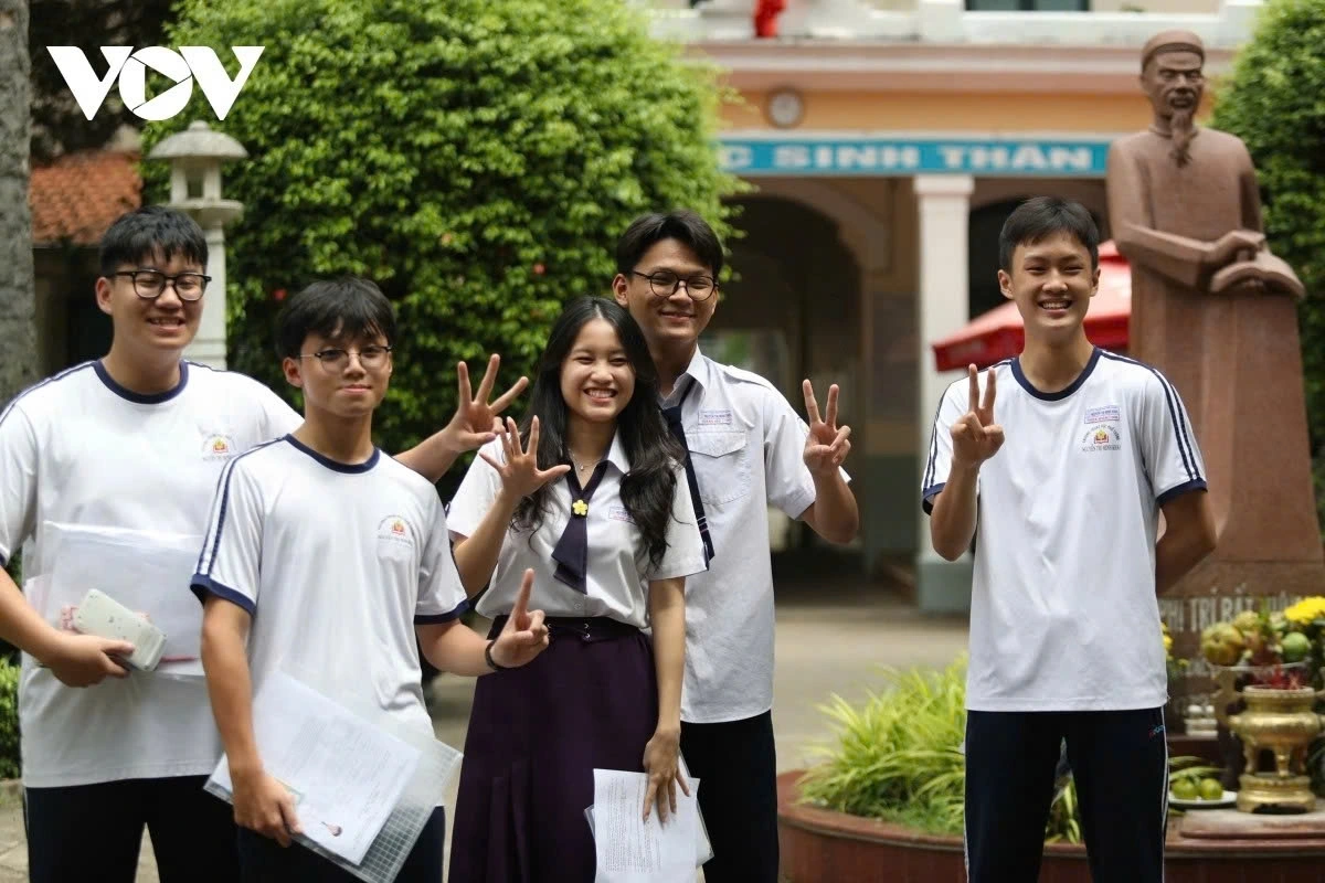Học sinh toàn quốc được miễn học phí từ năm học 2025-2026, với tinh thần không ai bị bỏ lại phía sau.