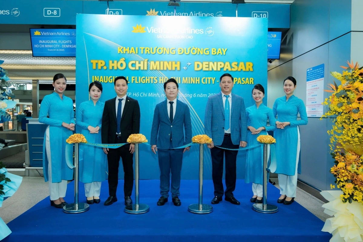   Vietnam Airlines chính thức khai trương đường bay thẳng TP.HCM – Bali.