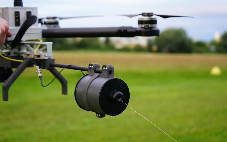 (Ảnh minh họa về UAV cáp quang: Highcat)