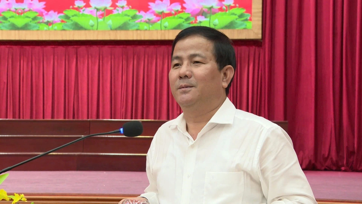Ông Trần Văn Huyến - Phó Bí thư Tỉnh ủy, Chủ tịch UBND tỉnh Hậu Giang phát biểu tại buổi lễ