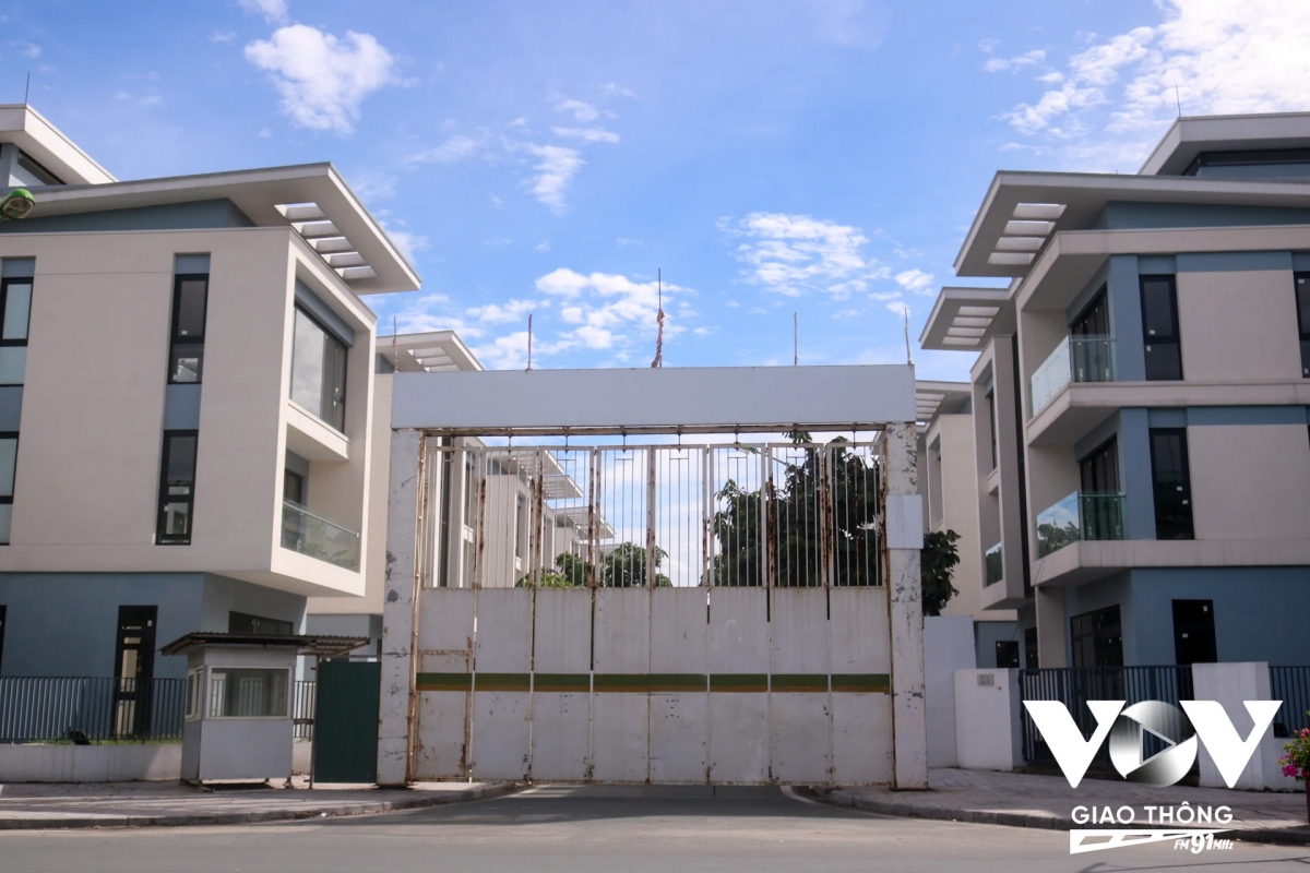 Nằm trong tổng thể Khu đô thị Dương Nội (quận Hà Đông, Hà Nội), An Quý Villa là một trong những khu biệt thự cao cấp sở hữu vị trí đắc địa ngay trên mặt đường trục chính Lê Quang Đạo kéo dài