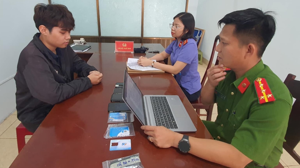 Nguyễn Bá Khánh Toàn làm việc với cơ quan chức năng. 