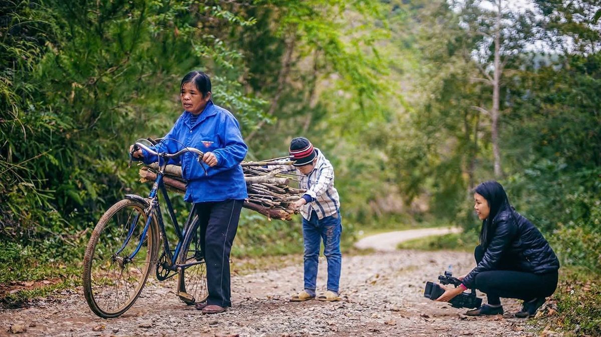 Các phóng viên Tày - Nùng luôn có mặt tại từng bản làng, phản ánh sinh động đời sống của bà con các dân tộc