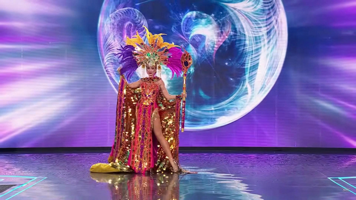 Several outfits impress viewers due to their uniqueness.