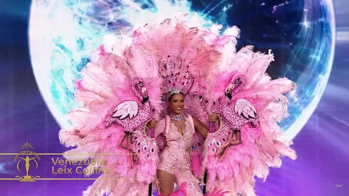 The design worn by Venezuelan beauty Leix Collins is inspired by flamingos.