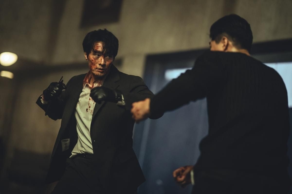 Cảnh hành động trong “Mercy for None”. (Ảnh: Netflix)
