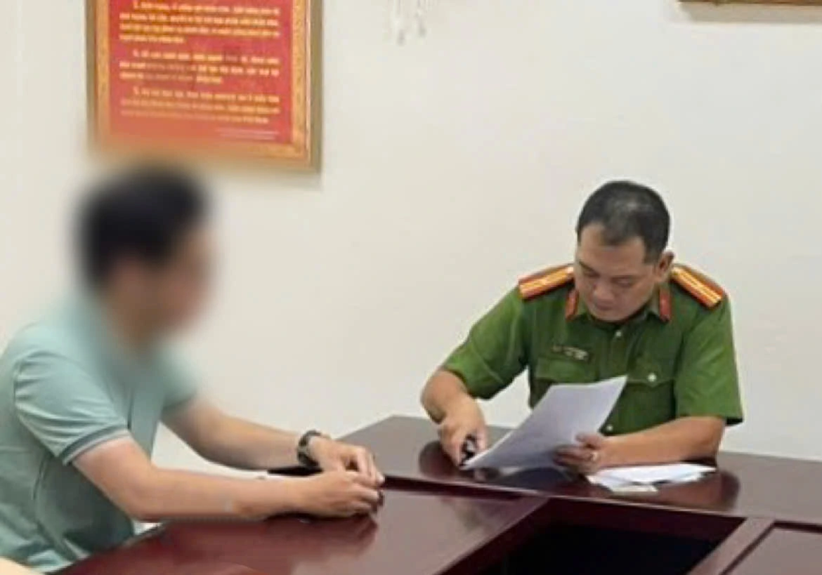 P.D làm việc với cơ quan công an