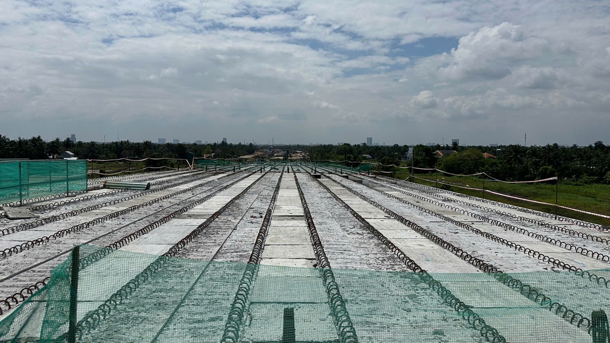 Hợp long cầu Bình Gởi 