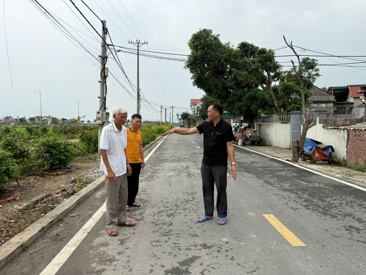 Từ năm 2022 đến nay, khu Bình Lục Hạ có hơn 100 hộ gia đình tự nguyện hiến gần 25.000m2 đất để mở rộng đường, tạo cảnh quan sạch đẹp cho khu phố.