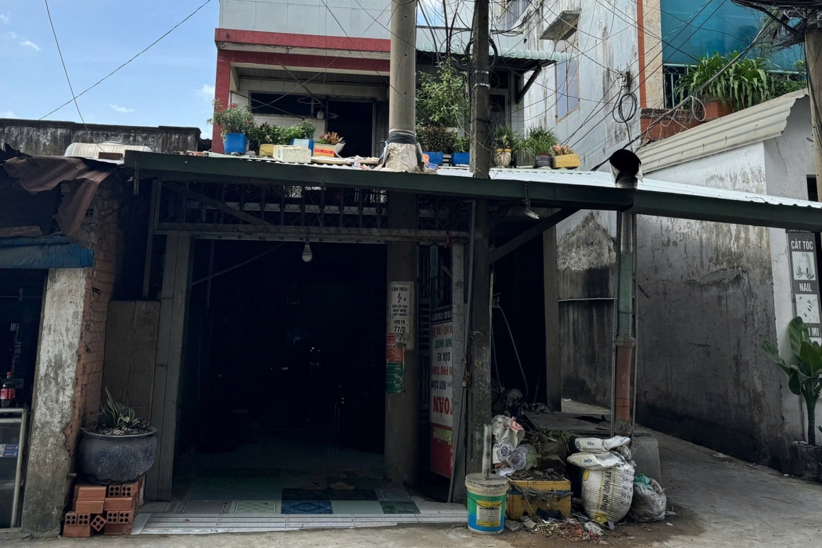 Căn nhà của bà Lê Thị H. nơi phát hiện bộ xương trong bồn chứa nước trên mái nhà. Ảnh: A.X