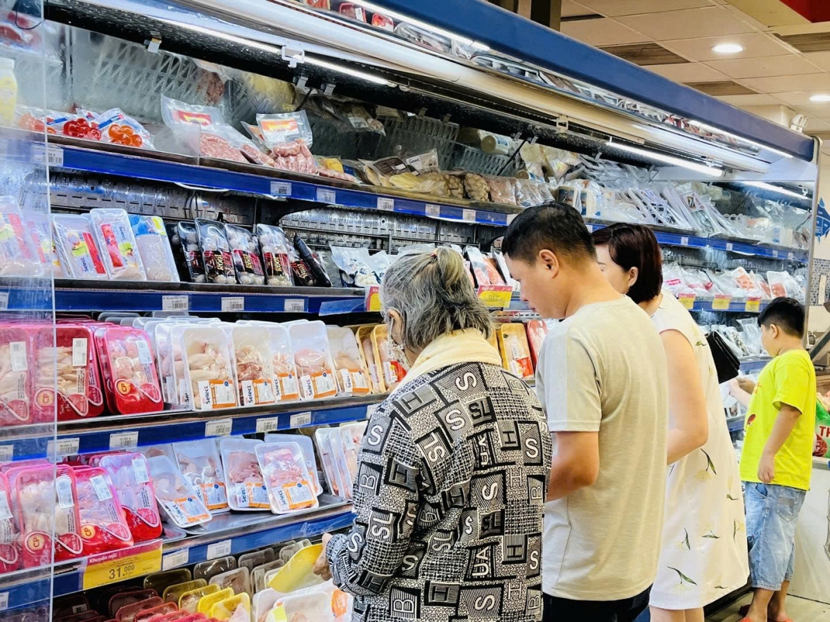 Các mặt hàng tươi sống giảm giá mạnh