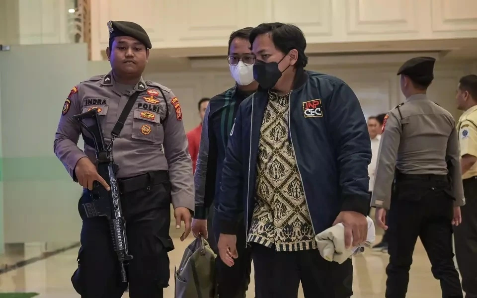 Ủy ban chống tham nhũng Indonesia (KPK) tiến hành khám xét tòa nhà Bộ Nhân lực ở Jakarta. Ảnh: Antara.