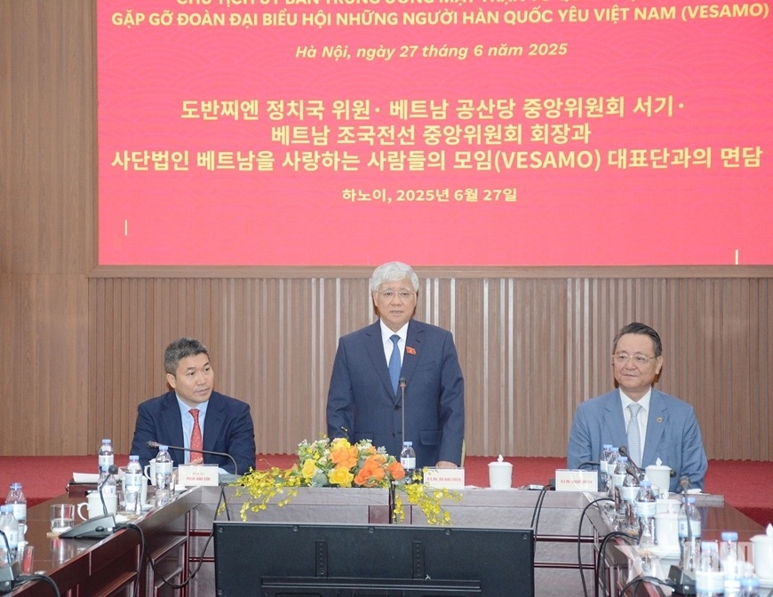 Chủ tịch Ủy ban Trung ương Mặt trận Tổ quốc Việt Nam Đỗ Văn Chiến phát biểu tại buổi tiếp. Nguồn: Báo Quân đội nhân dân