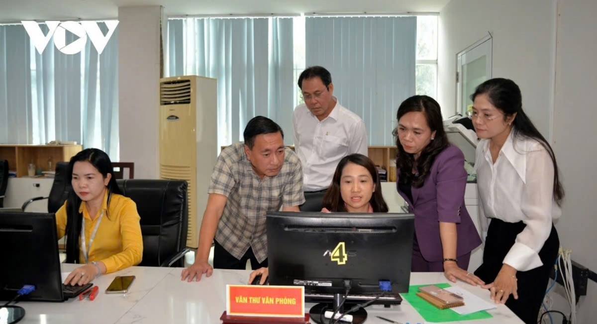Các đại biểu cho rằng, việc lựa chọn được đội ngũ cán bộ có đủ phẩm chất đạo đức và năng lực chuyên môn là yêu cầu cấp bách, bởi đây là yếu tố quyết định để thực thi nhiệm vụ trong tình hình mới.