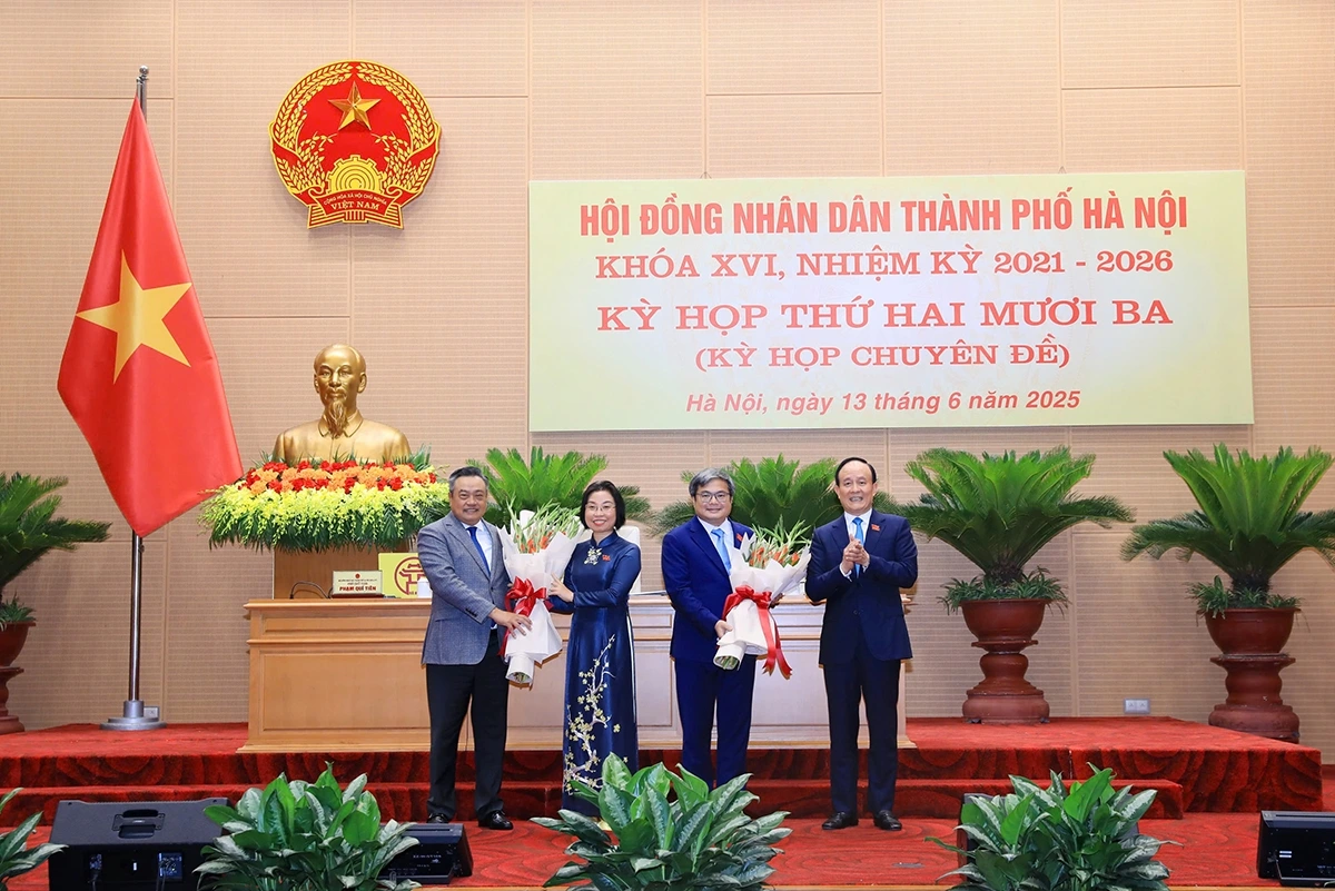Lãnh đạo thành phố Hà Nội chúc mừng 2 tân phó chủ tịch