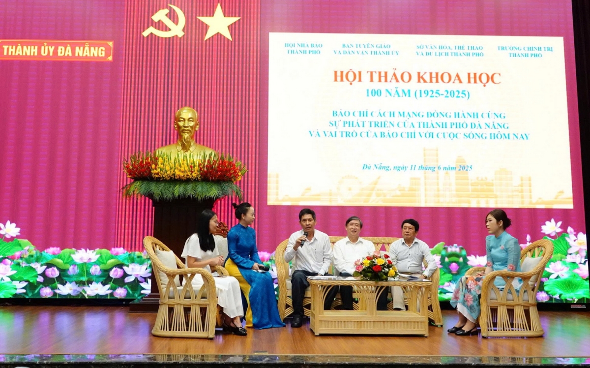 Hội thảo khoa học 100 năm báo chí cách mạng Việt Nam đồng hành cùng sự phát triển của TP. Đà Nẵng và vai trò của báo chí với cuộc sống hôm nay.